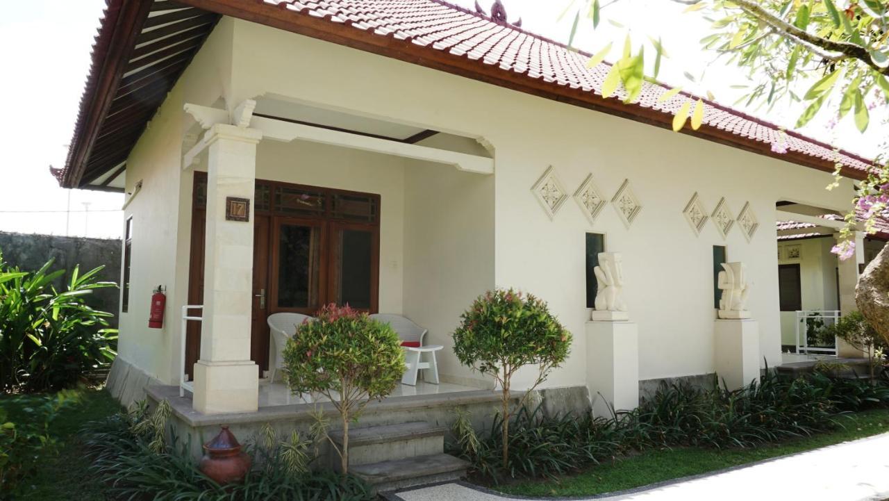 Puri Rinjani Bungalows & Hostel Kuta  Exterior photo